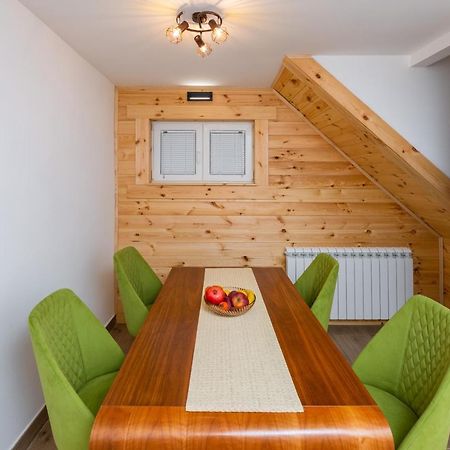 Apartmani Nada โคลาชิน ภายนอก รูปภาพ