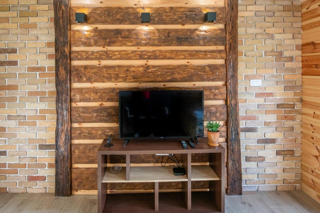 Apartmani Nada โคลาชิน ภายนอก รูปภาพ